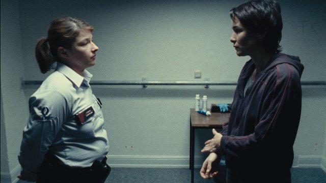 Anne-Coesens-in-Illégal